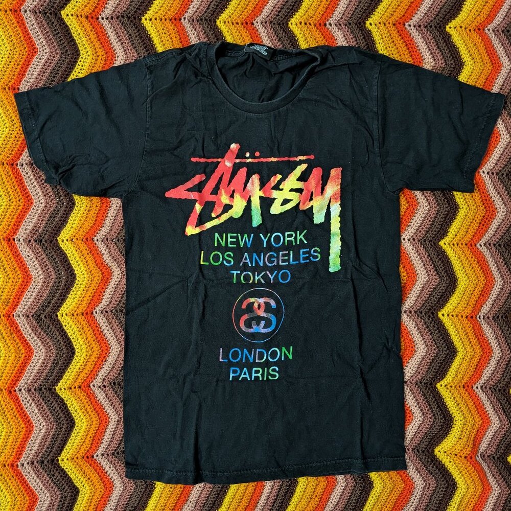 S Stüssy World Tour Rainbow Graphic T-Shirt Black Short Sleeve h342